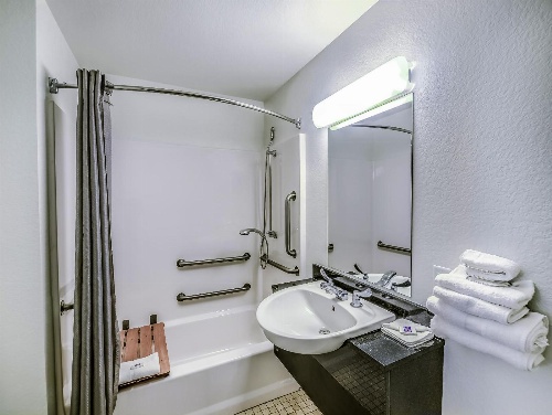 Motel 6-Colorado Springs, CO image 4